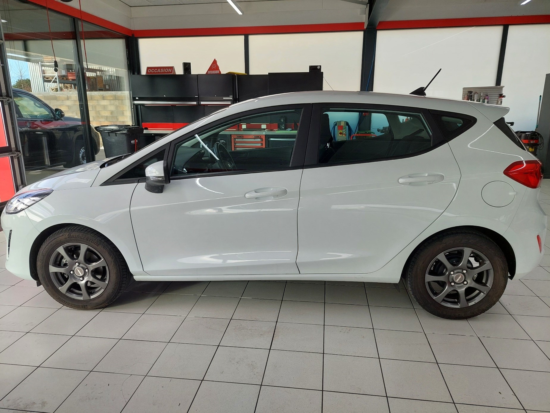 FORD Fiesta 1.0 SCTi Cool & Connect Automat-image-5