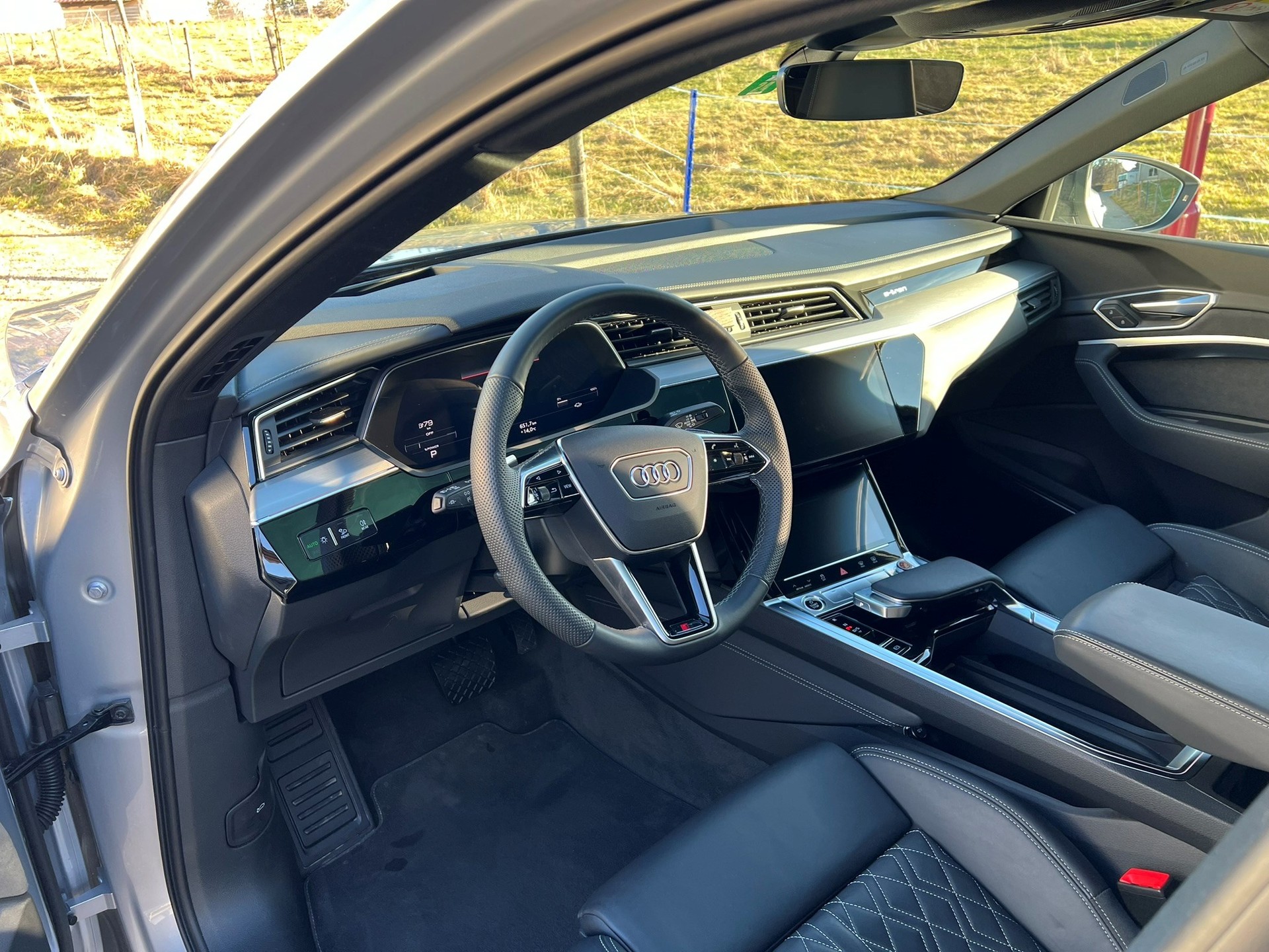 AUDI e-tron 55 Sportback quattro-image-13