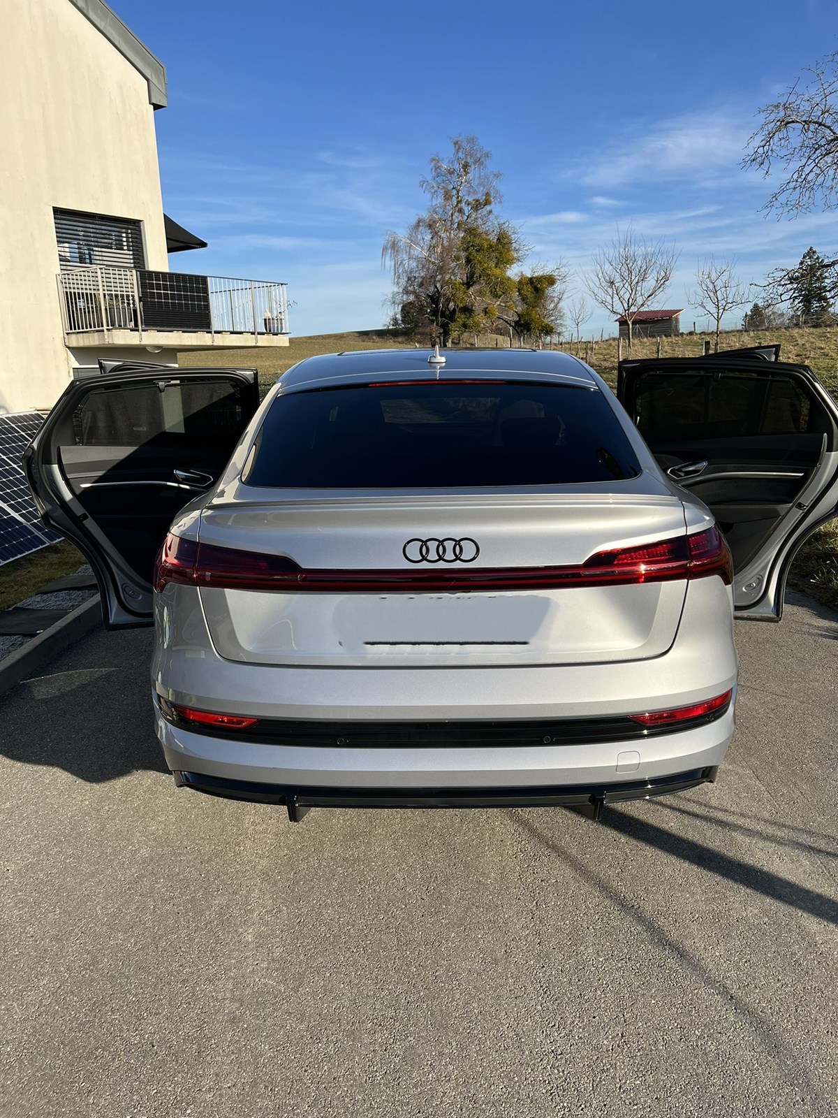AUDI e-tron 55 Sportback quattro-image-7