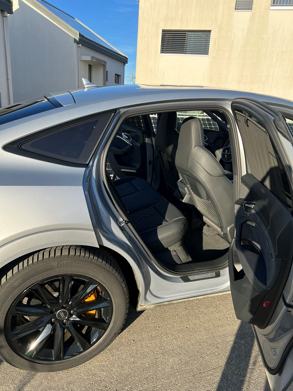 AUDI e-tron 55 Sportback quattro-image-9