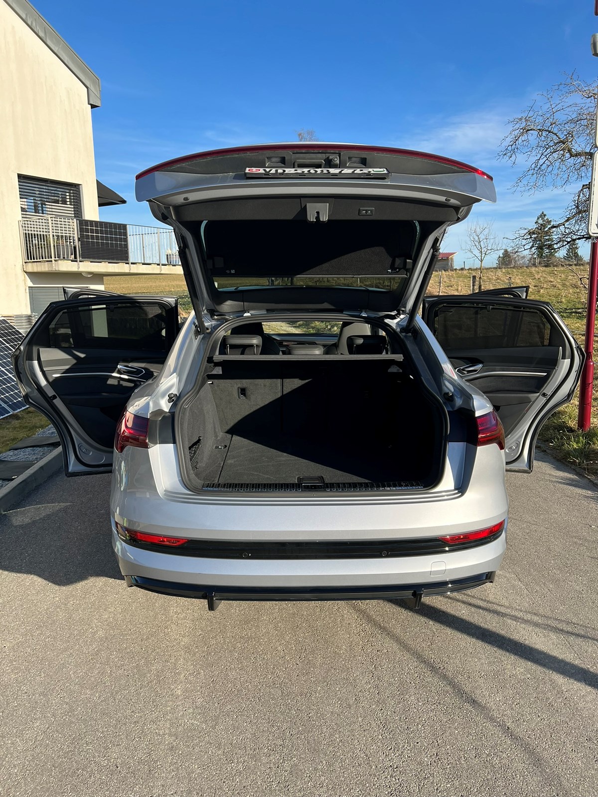 AUDI e-tron 55 Sportback quattro-image-6