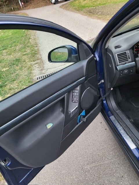 OPEL Vectra Caravan 1.9 CDTi 16V Elegance Automatic-image-2