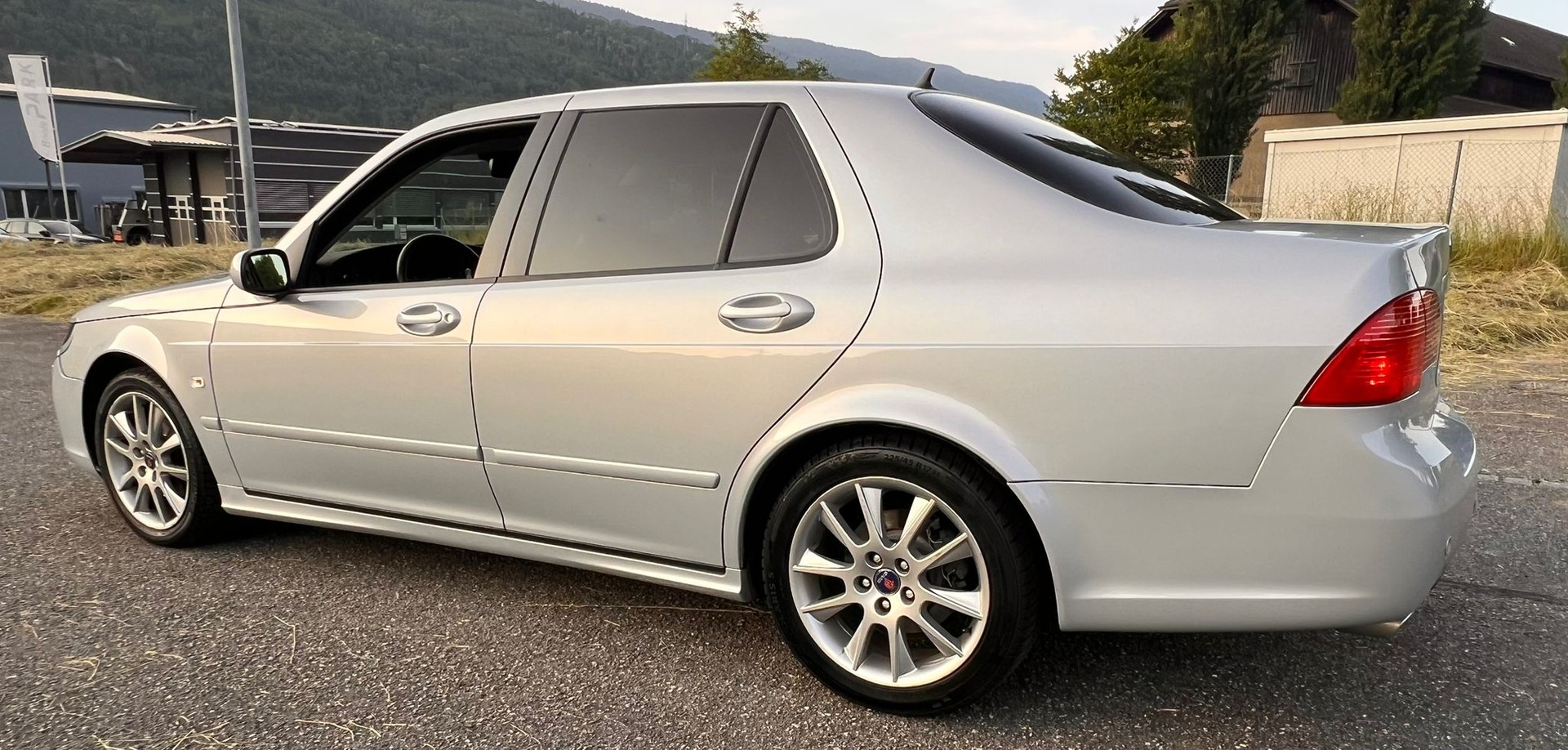 SAAB 9-5 2.3t-showroom-element-3