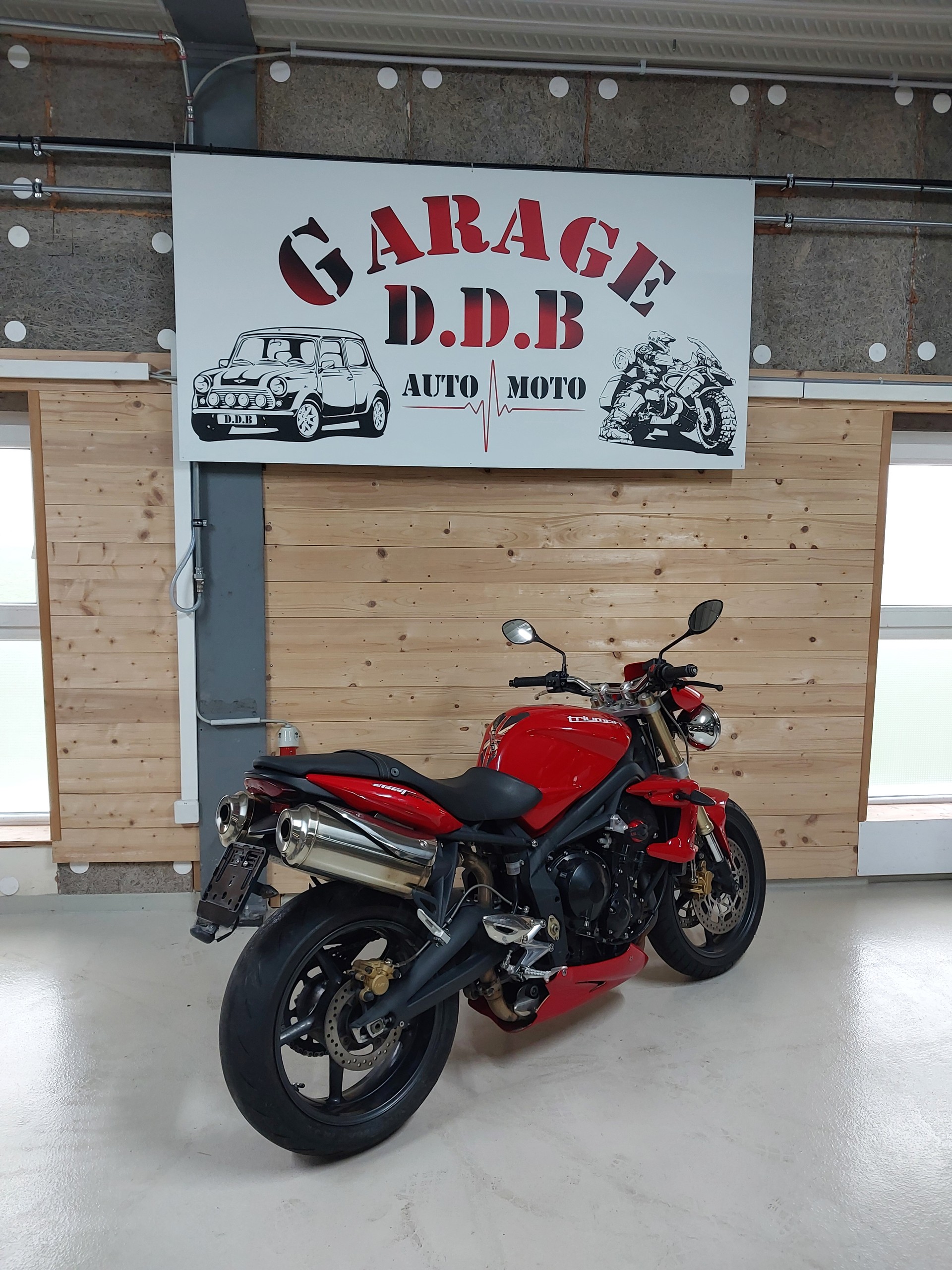 TRIUMPH Sreet Triple-image-4
