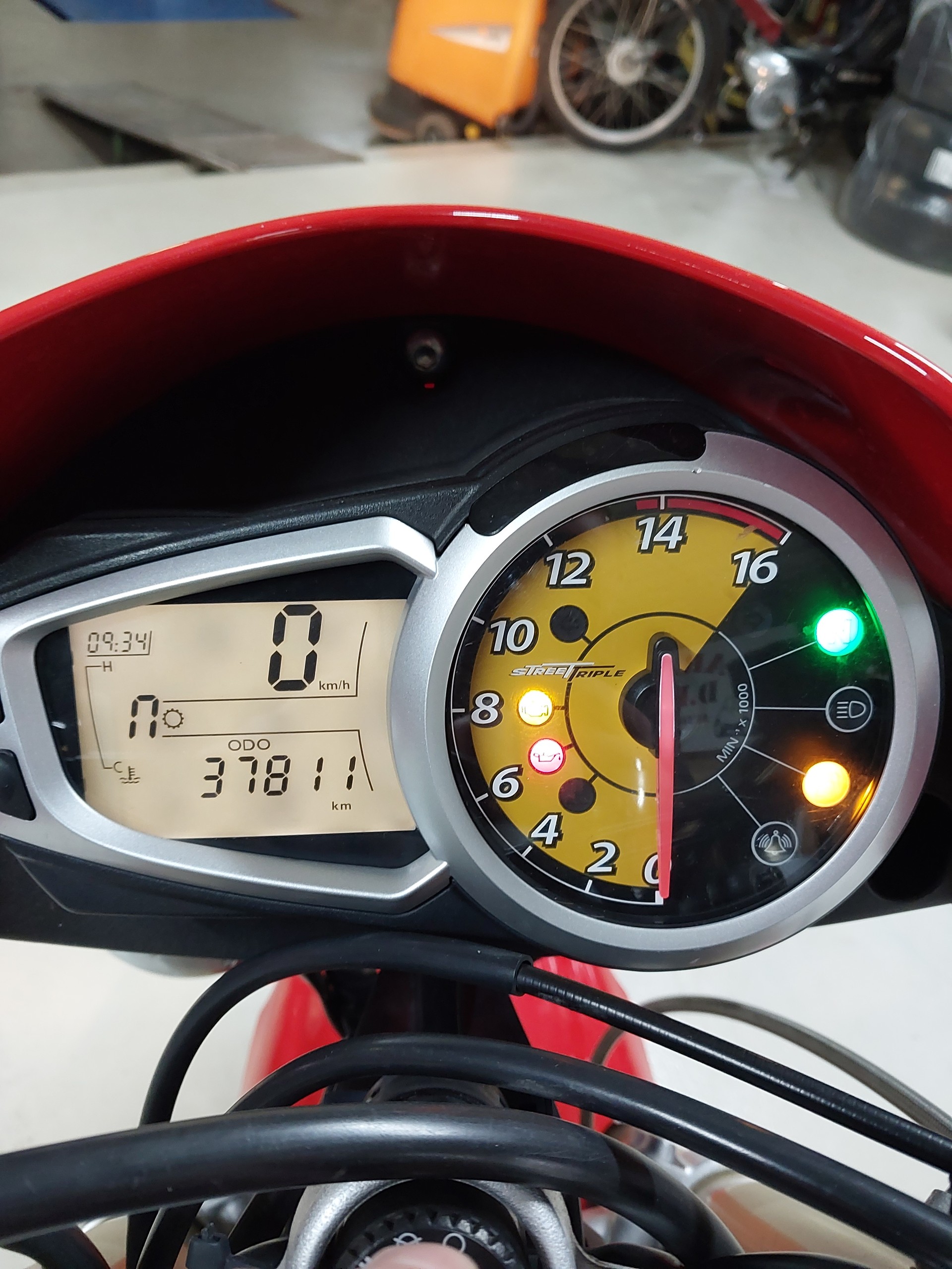 TRIUMPH Sreet Triple-image-6