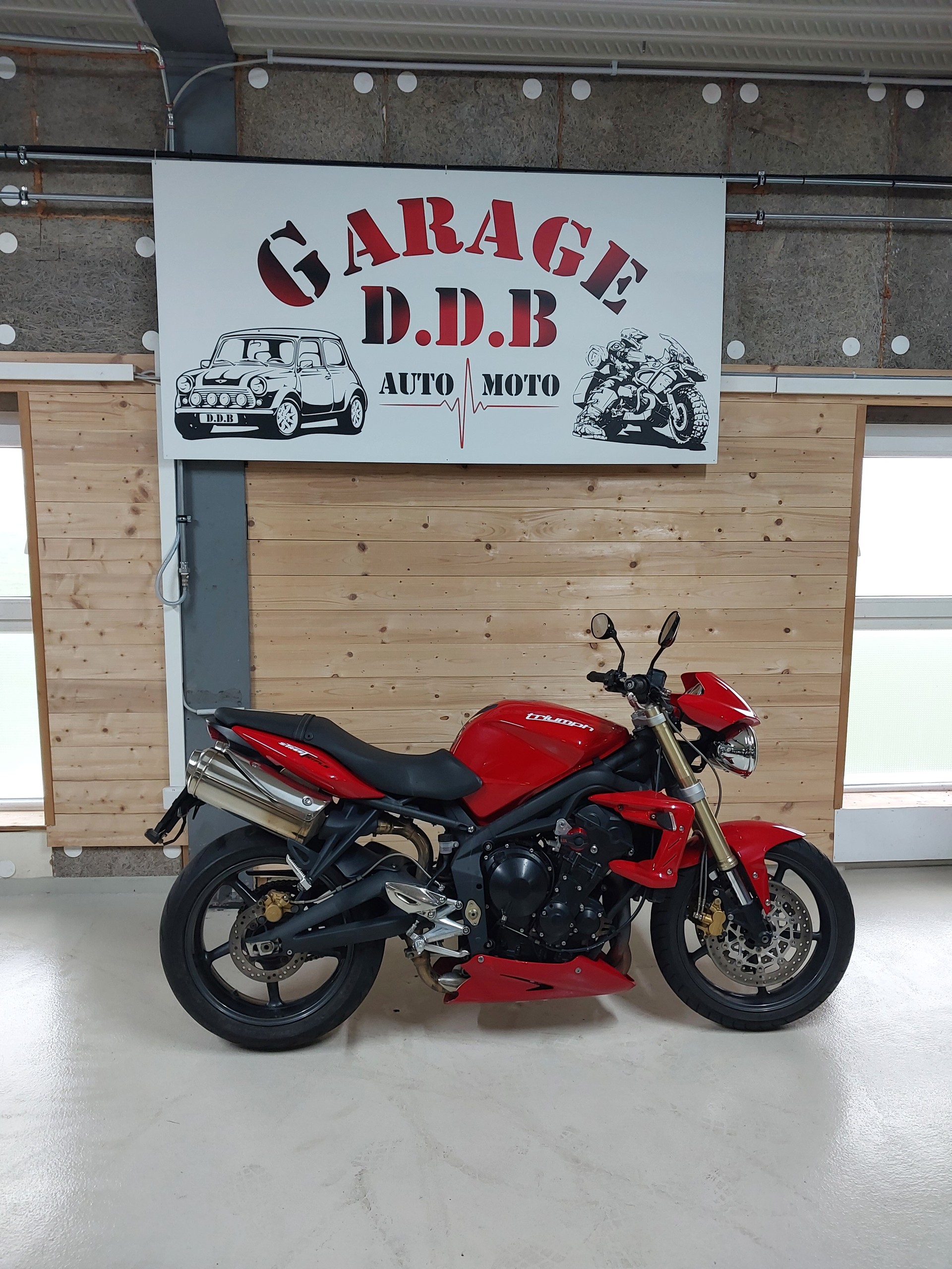 TRIUMPH Sreet Triple-image-3
