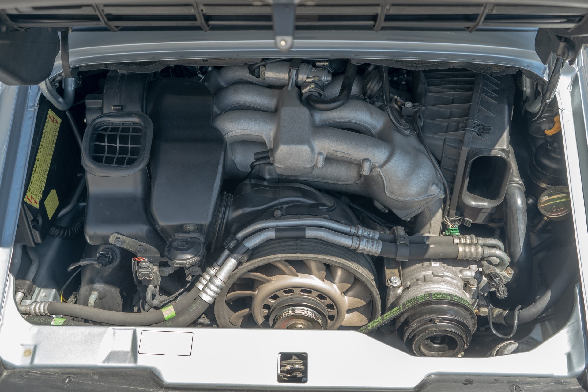 PORSCHE 911 Carrera 4S-image-15