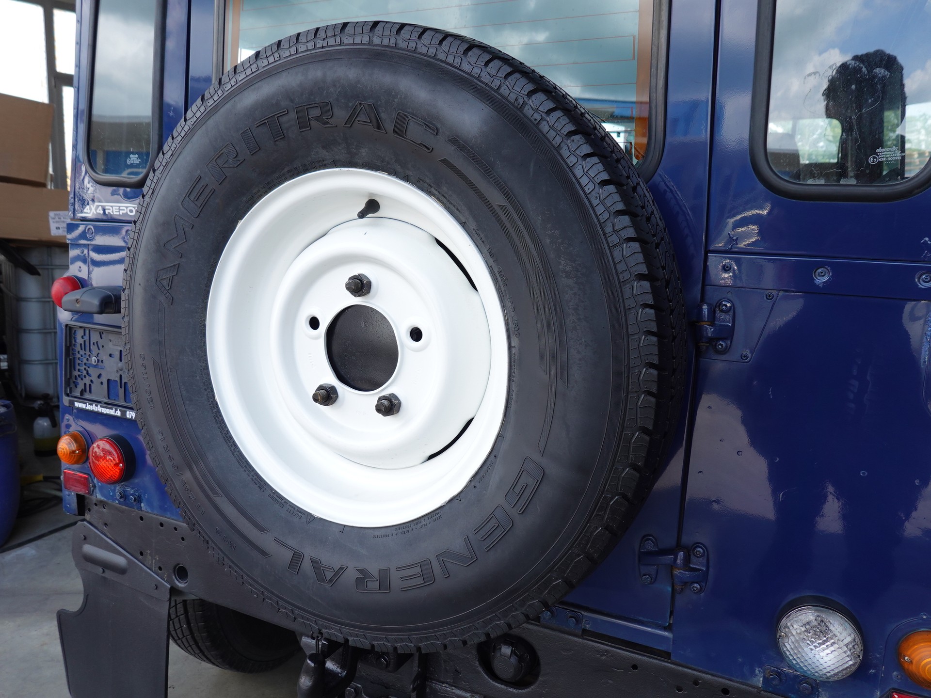LAND ROVER Defender 90 SW 2.5 Td5-image-7