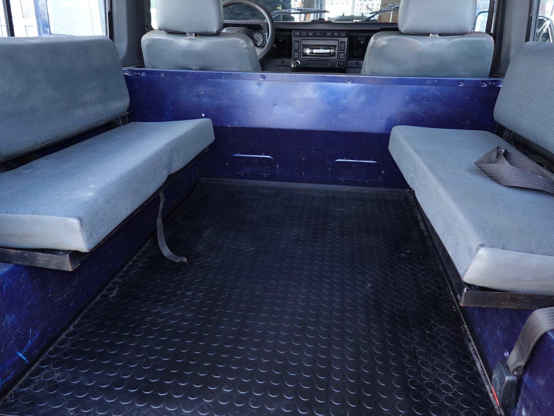 LAND ROVER Defender 90 SW 2.5 Td5-image-4