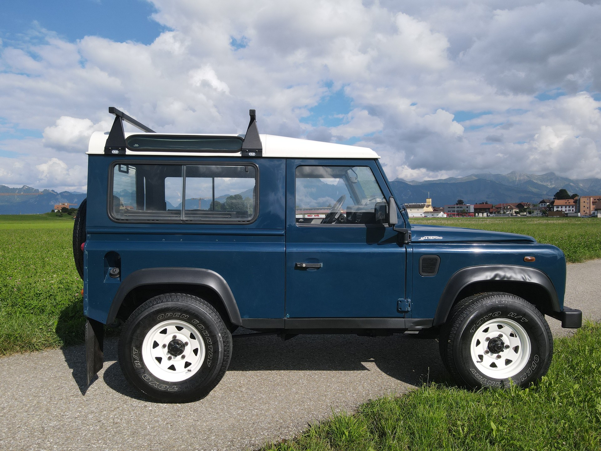 LAND ROVER Defender 90 SW 2.5 Td5-image-3
