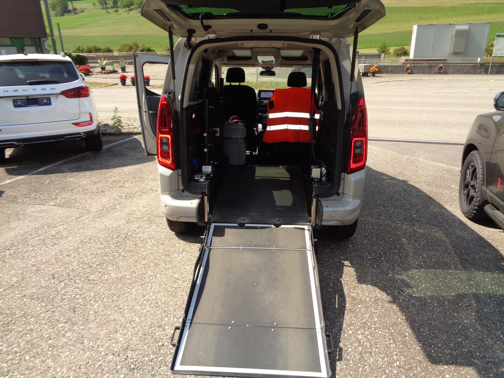 TOYOTA Proace City Verso 1.2 Trend Medium Automatik-image-11