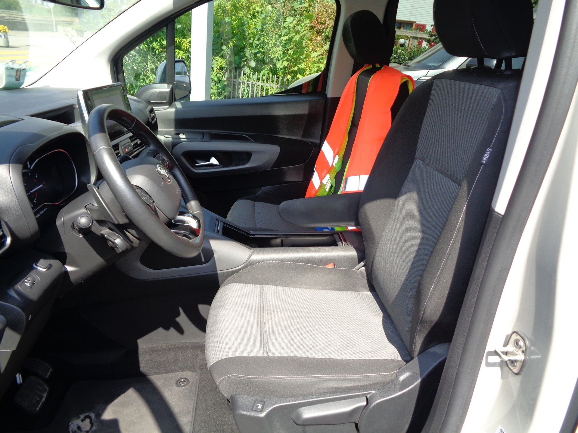 TOYOTA Proace City Verso 1.2 Trend Medium Automatik-image-6