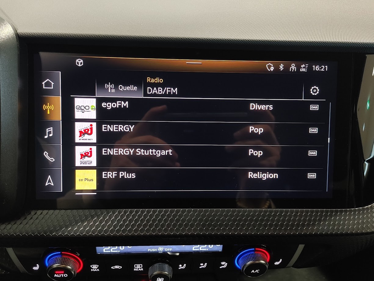 AUDI A1 Sportback 30 TFSI Attraction-image-6