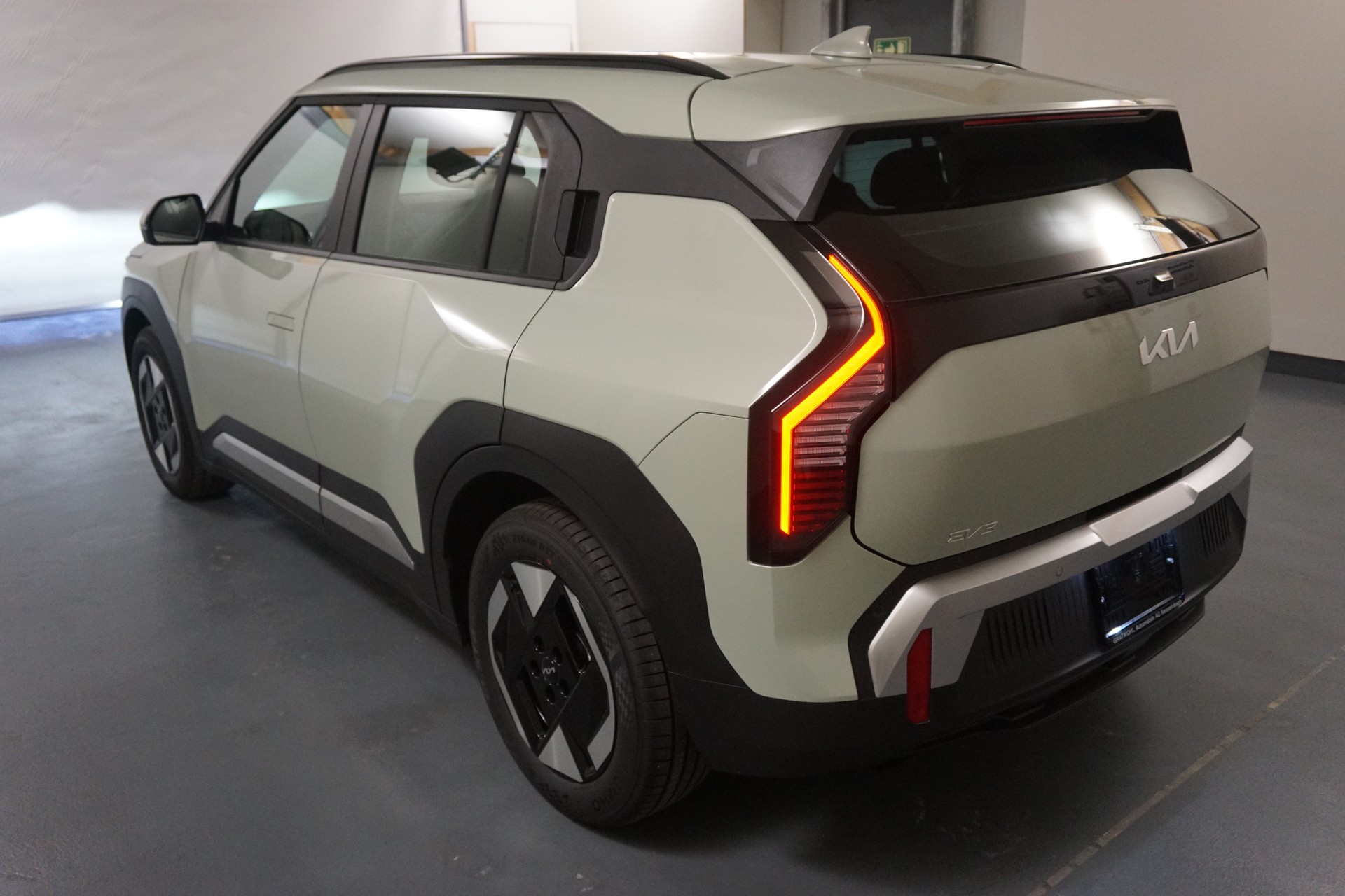KIA EV3 81.4 kWh Air-showroom-element-3