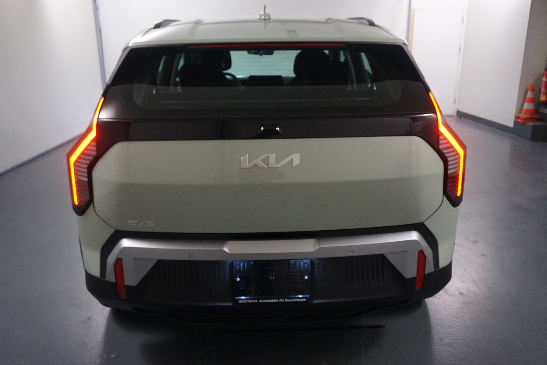 KIA EV3 81.4 kWh Air-image-4