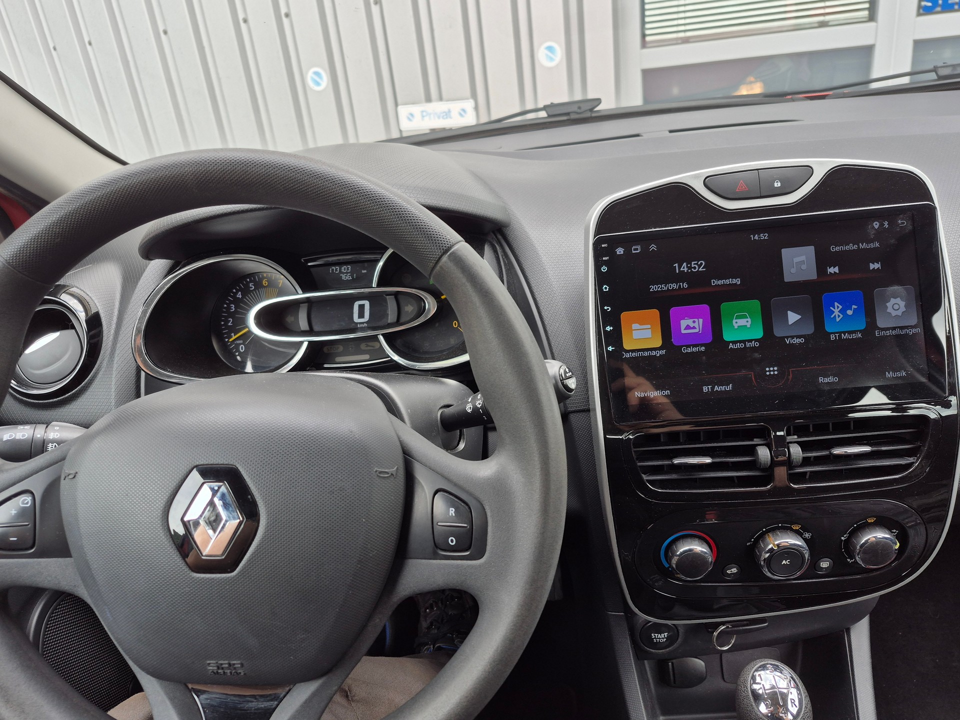 RENAULT Clio Grandtour 1.2 16V Expression-image-6