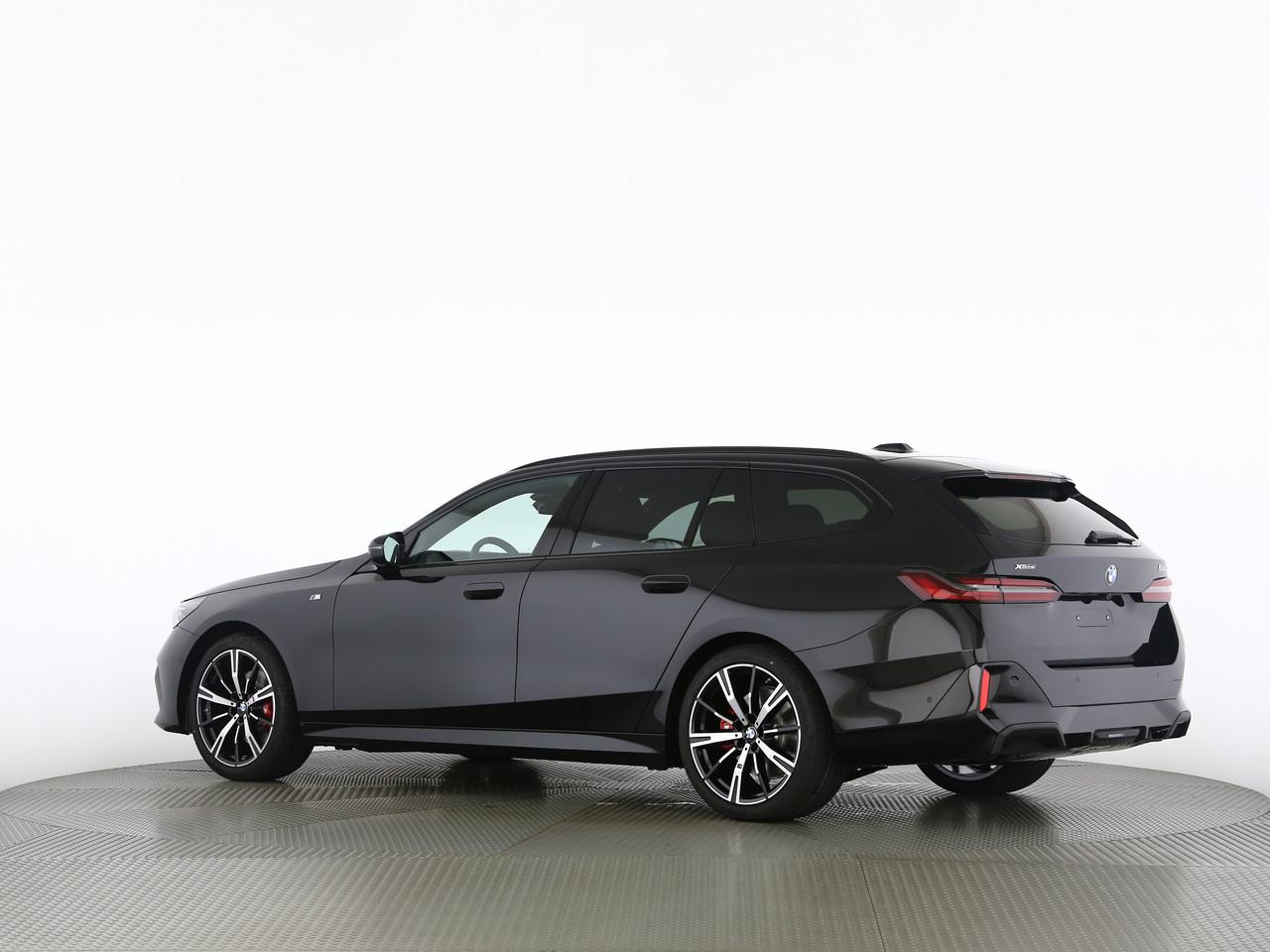 BMW 520d xDrive Touring-image-6