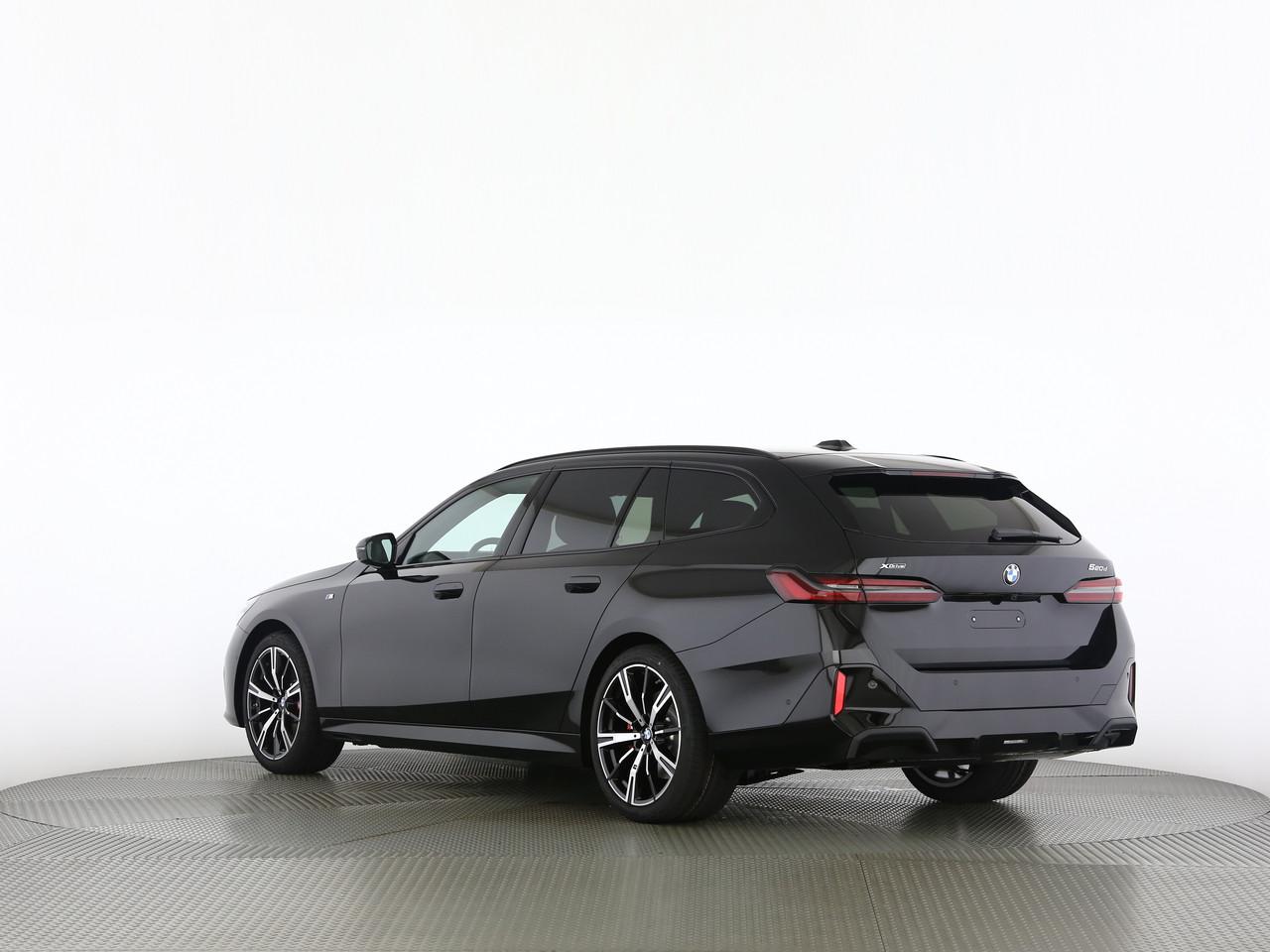 BMW 520d xDrive Touring-image-7