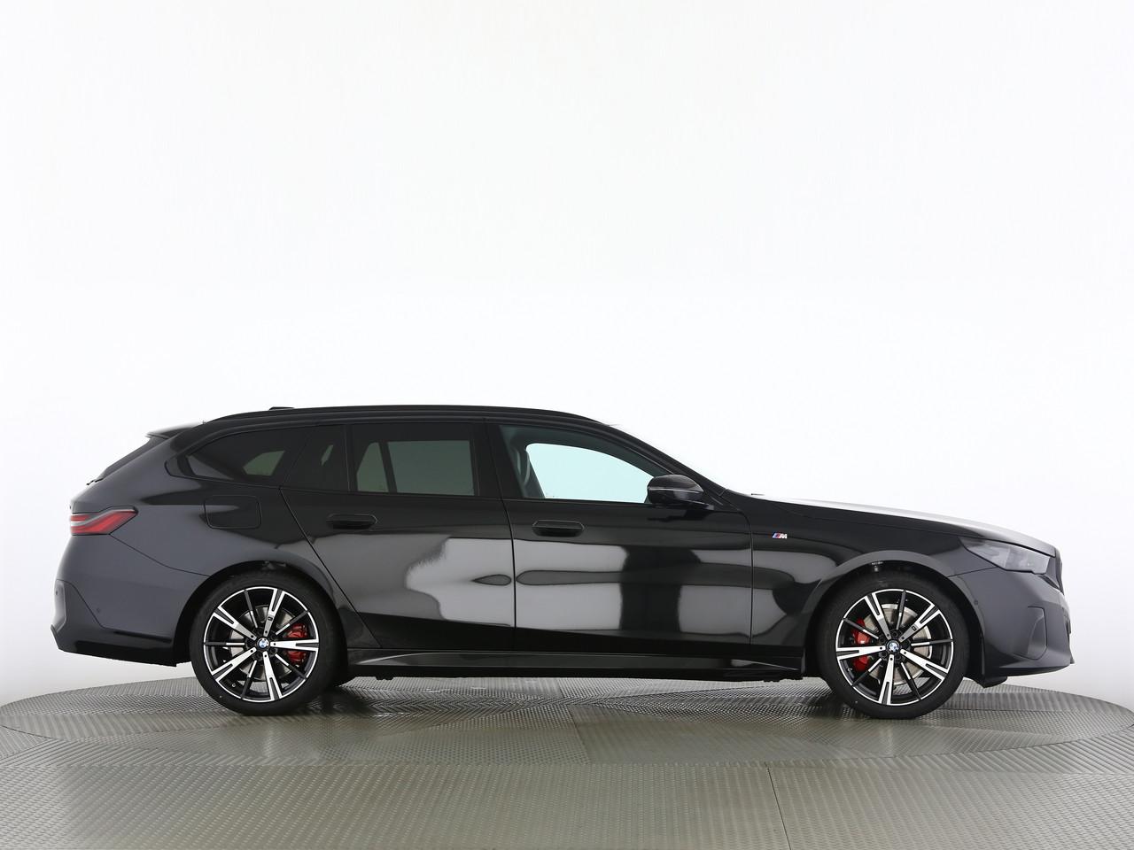 BMW 520d xDrive Touring-image-13