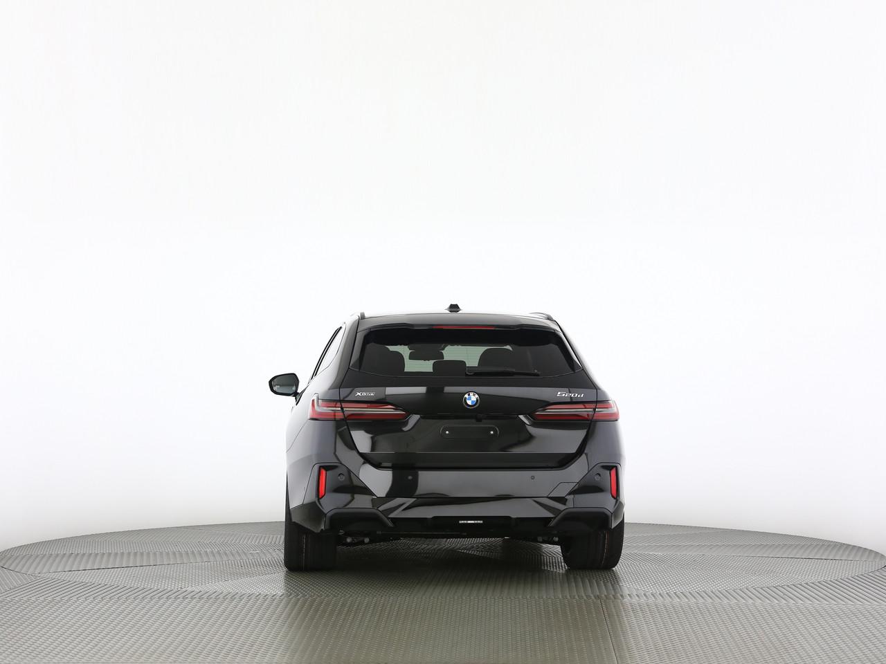 BMW 520d xDrive Touring-image-8