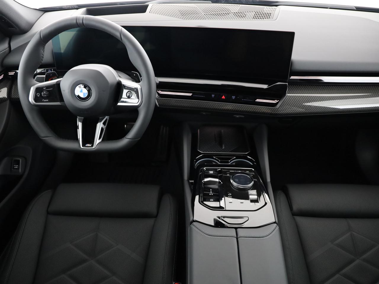 BMW 520d xDrive Touring-image-18