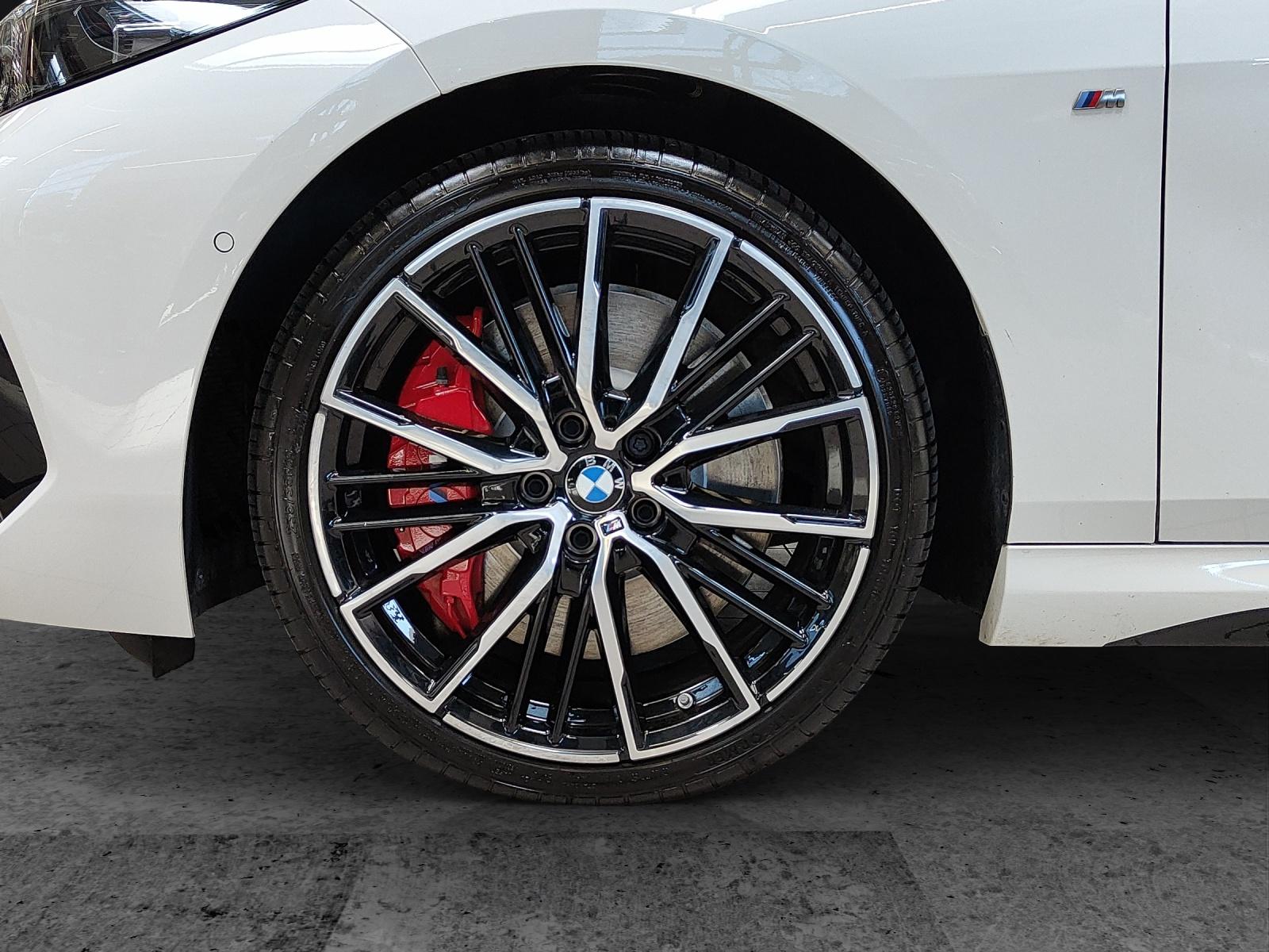 BMW M235i xDrive Gran Coupé-image-4