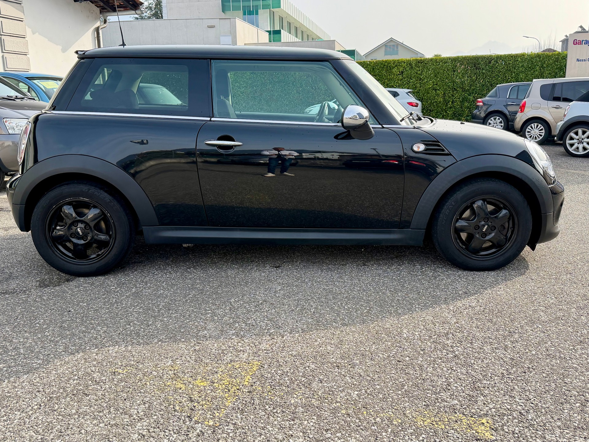 MINI One-image-2