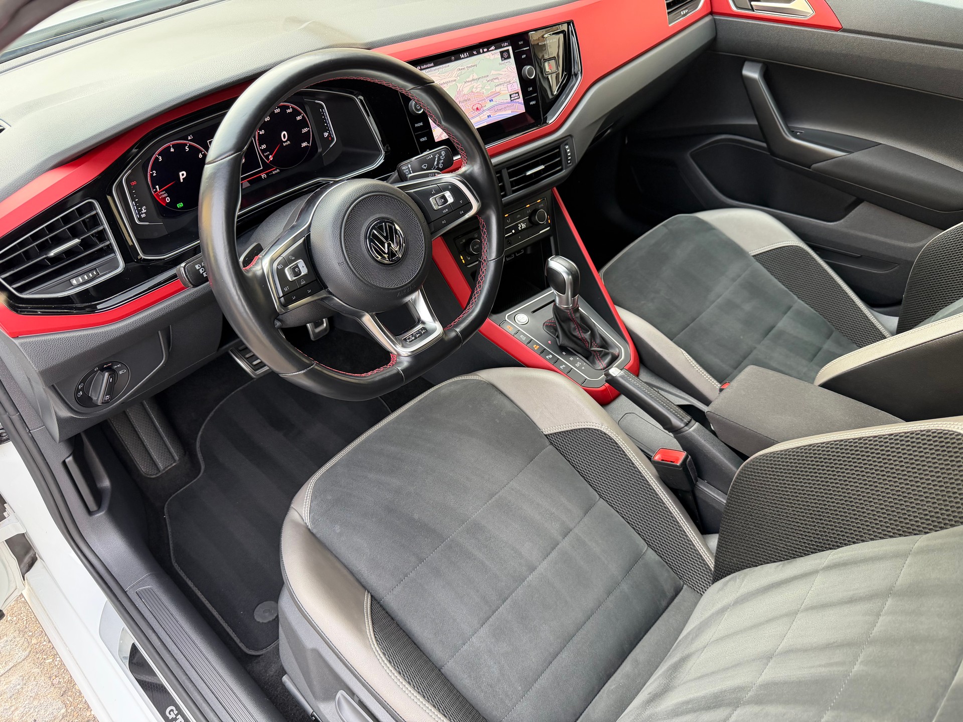 VW Polo 2.0 TSI GTI DSG-image-9