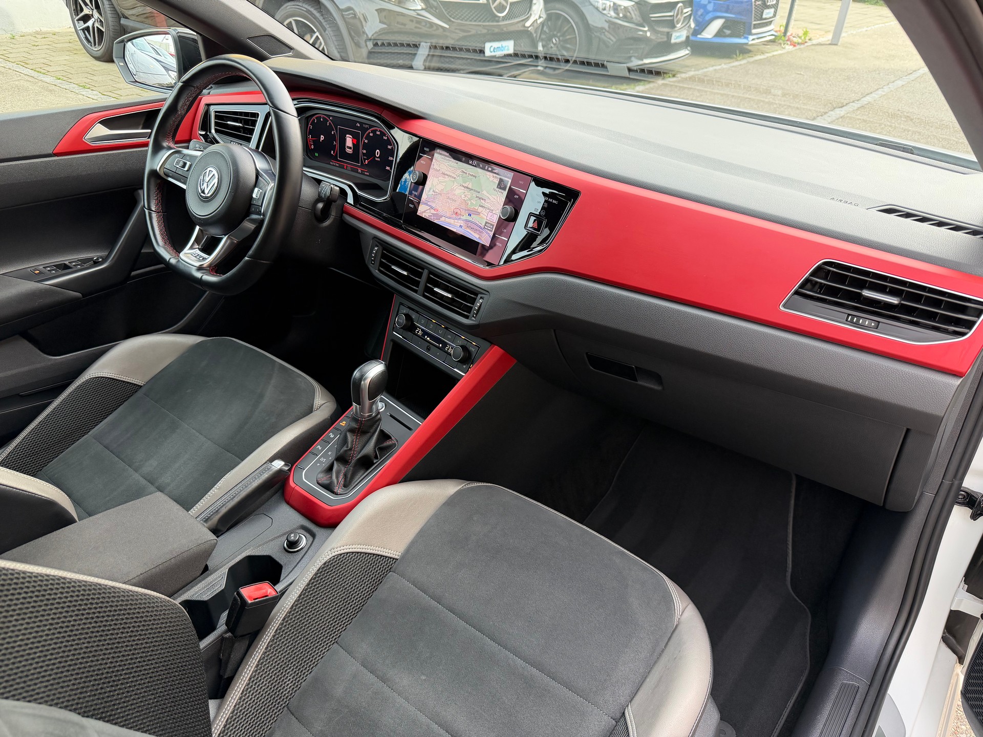 VW Polo 2.0 TSI GTI DSG-image-11