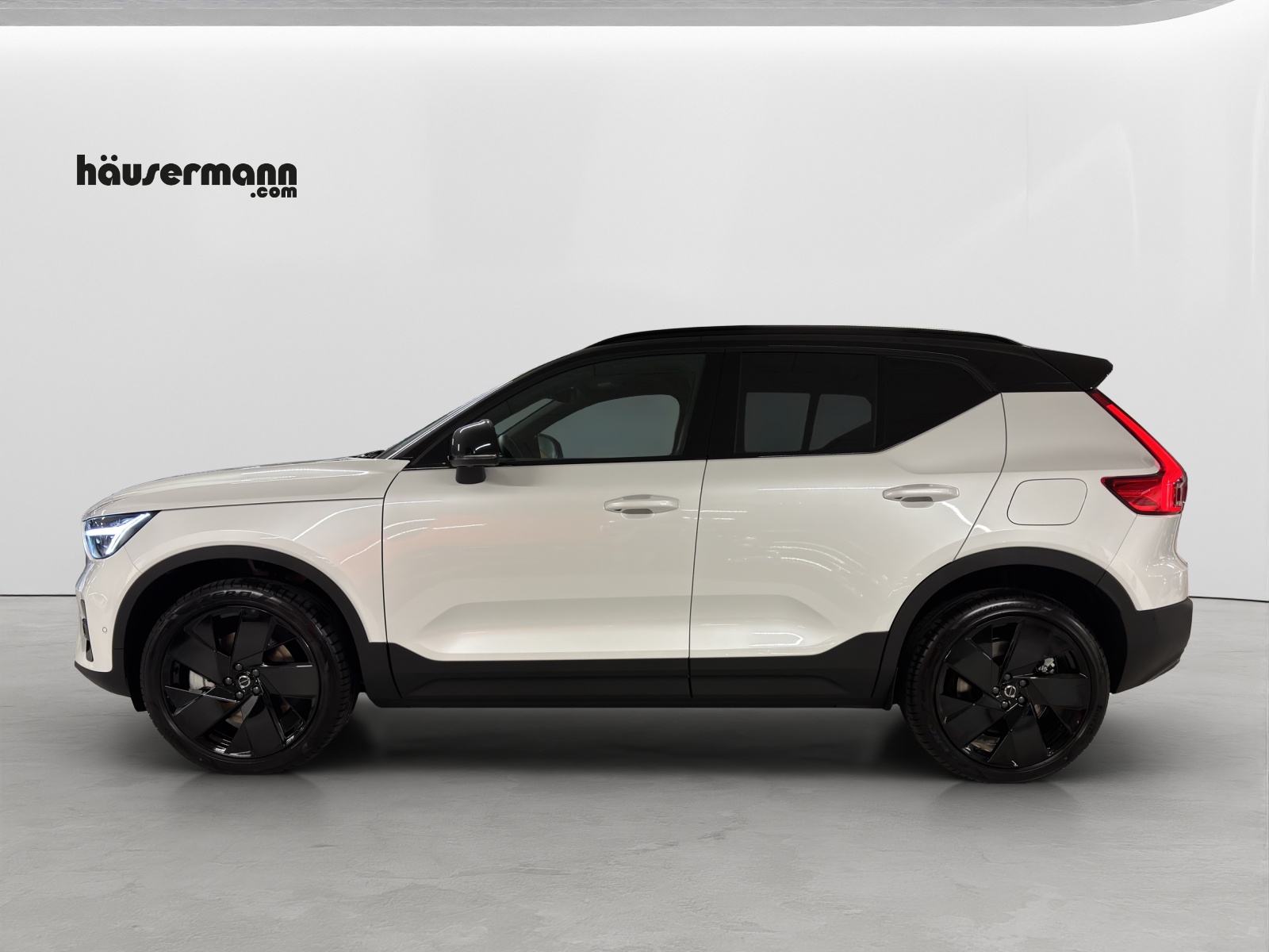VOLVO EX40 Twin Black Edition AWD-showroom-element-1
