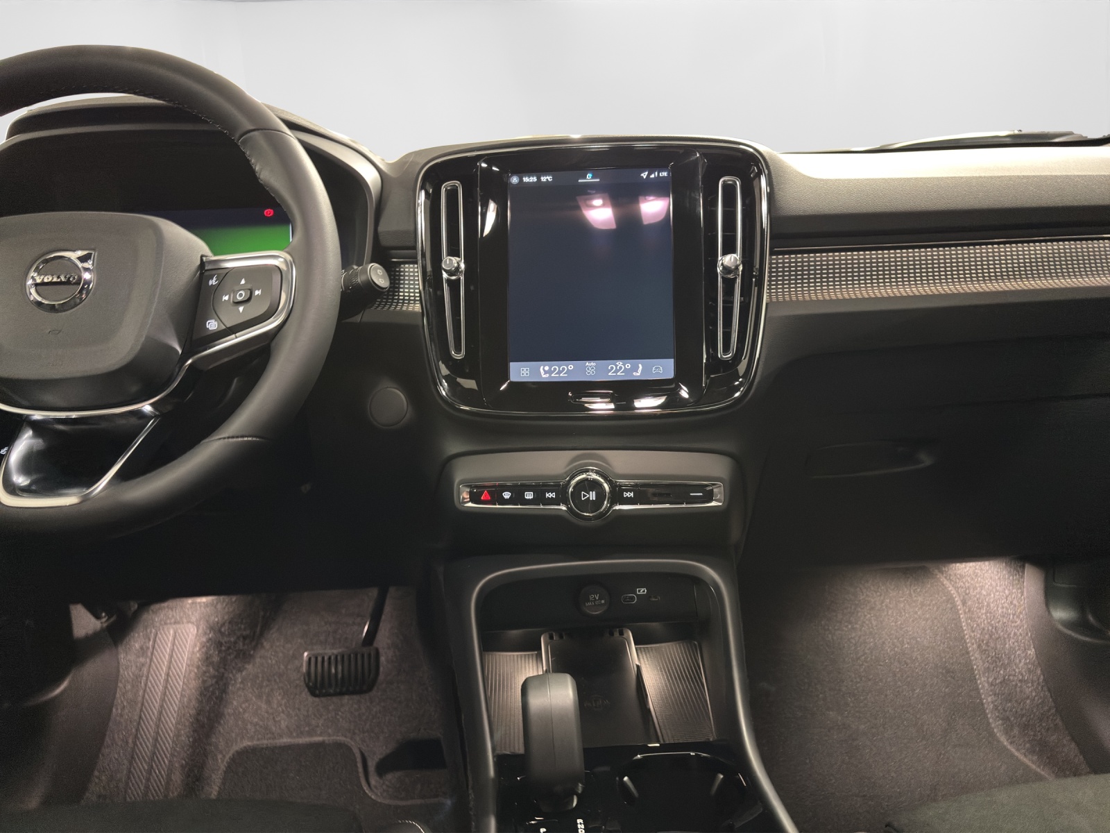 VOLVO EX40 Twin Black Edition AWD-image-8
