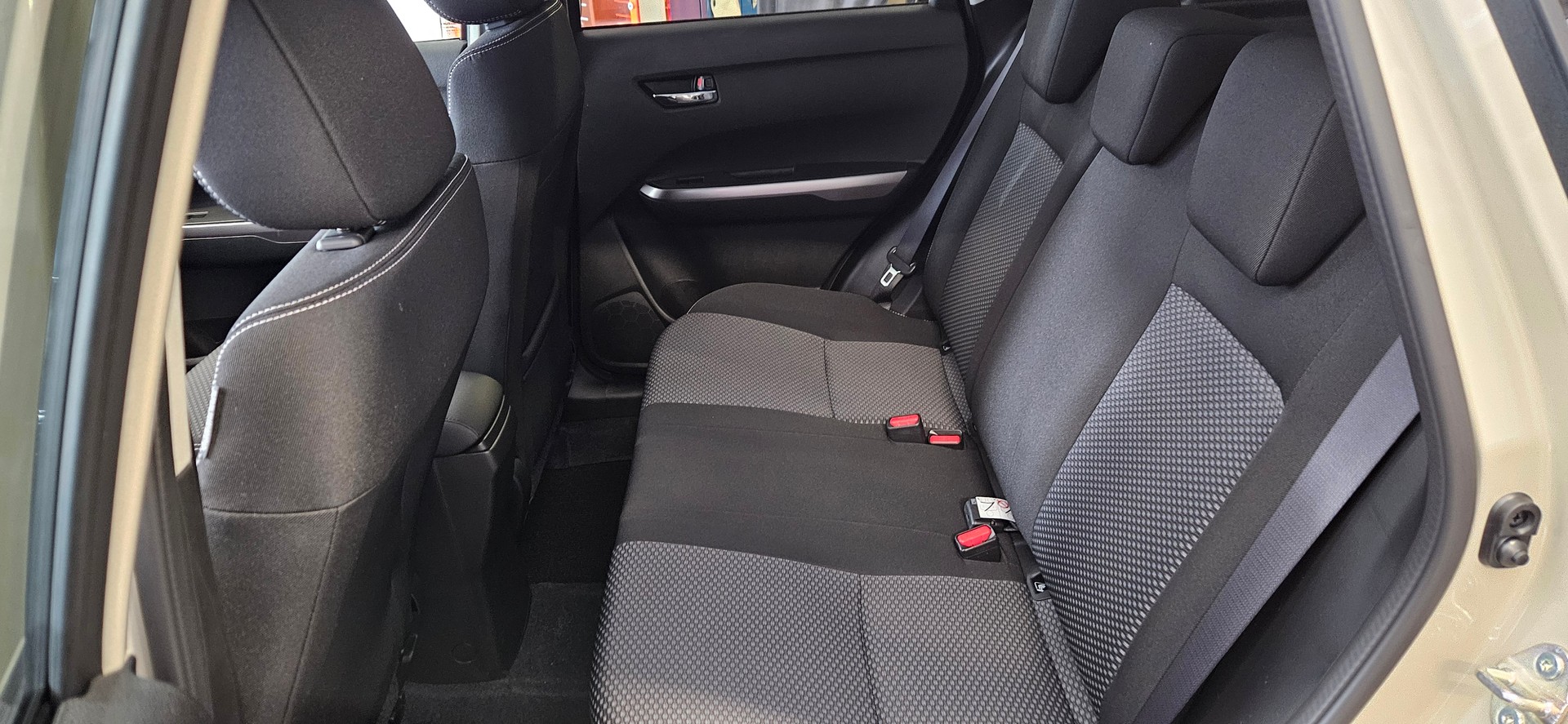 SUZUKI Vitara 1.4 Boosterjet Sakura 4x4 Hybrid Automatic-image-10