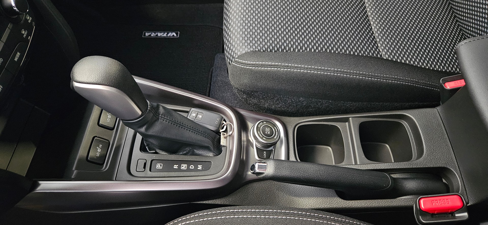 SUZUKI Vitara 1.4 Boosterjet Sakura 4x4 Hybrid Automatic-image-7