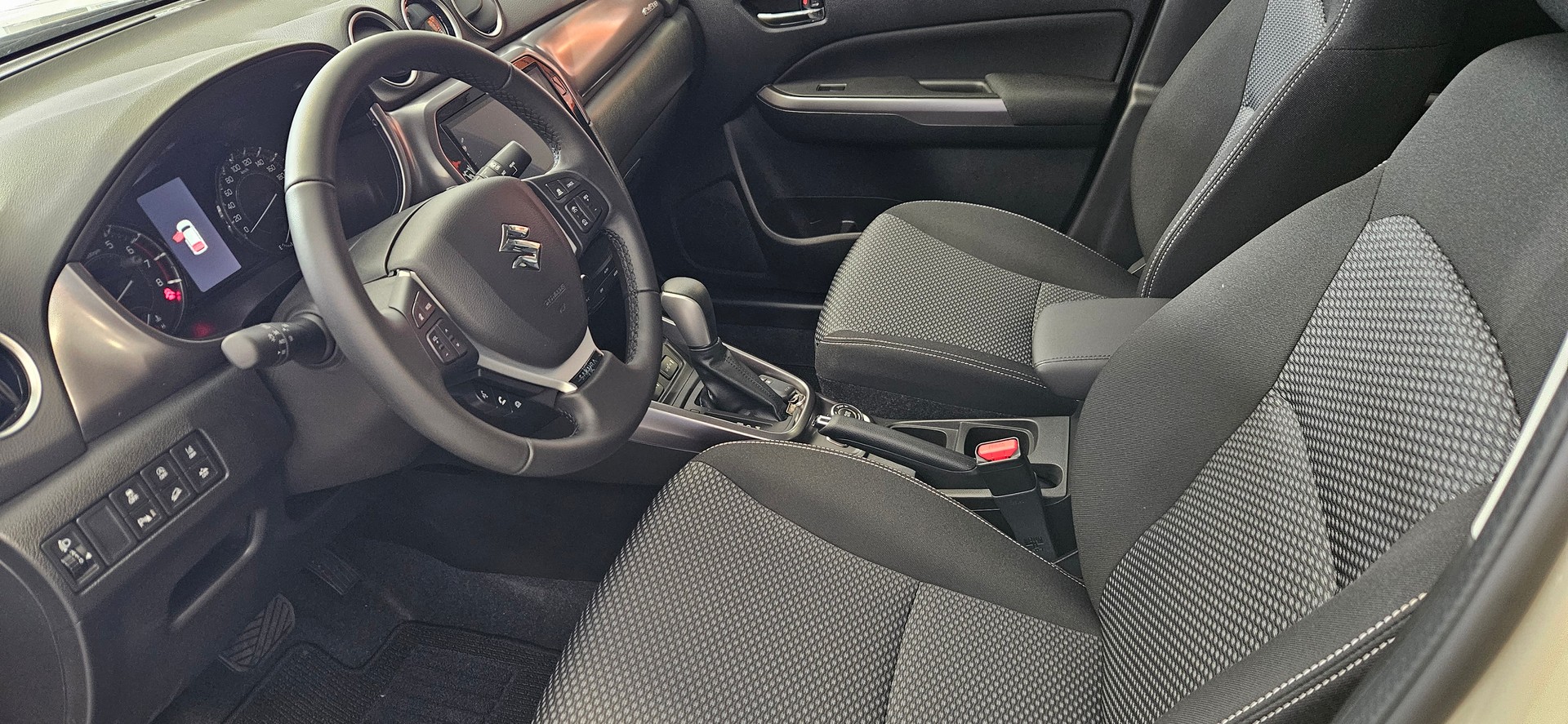 SUZUKI Vitara 1.4 Boosterjet Sakura 4x4 Hybrid Automatic-image-5