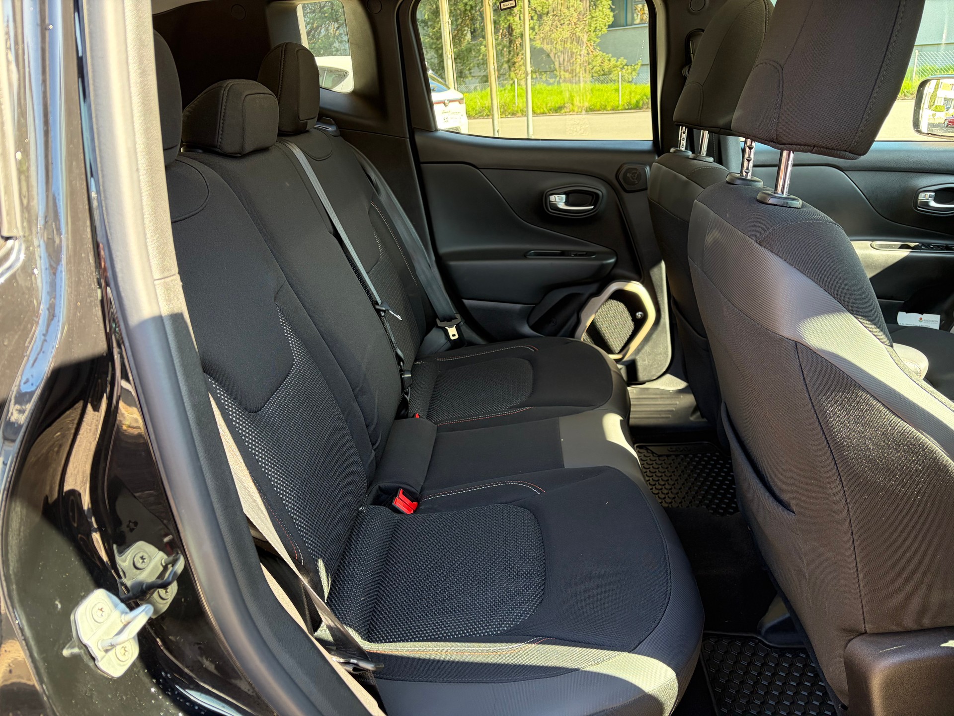 JEEP Renegade 1.4 Turbo 75th Anniversary AWD-image-6