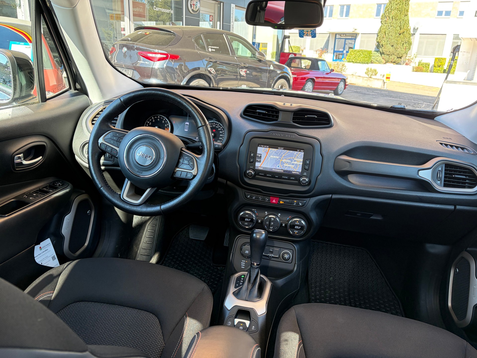 JEEP Renegade 1.4 Turbo 75th Anniversary AWD-image-9