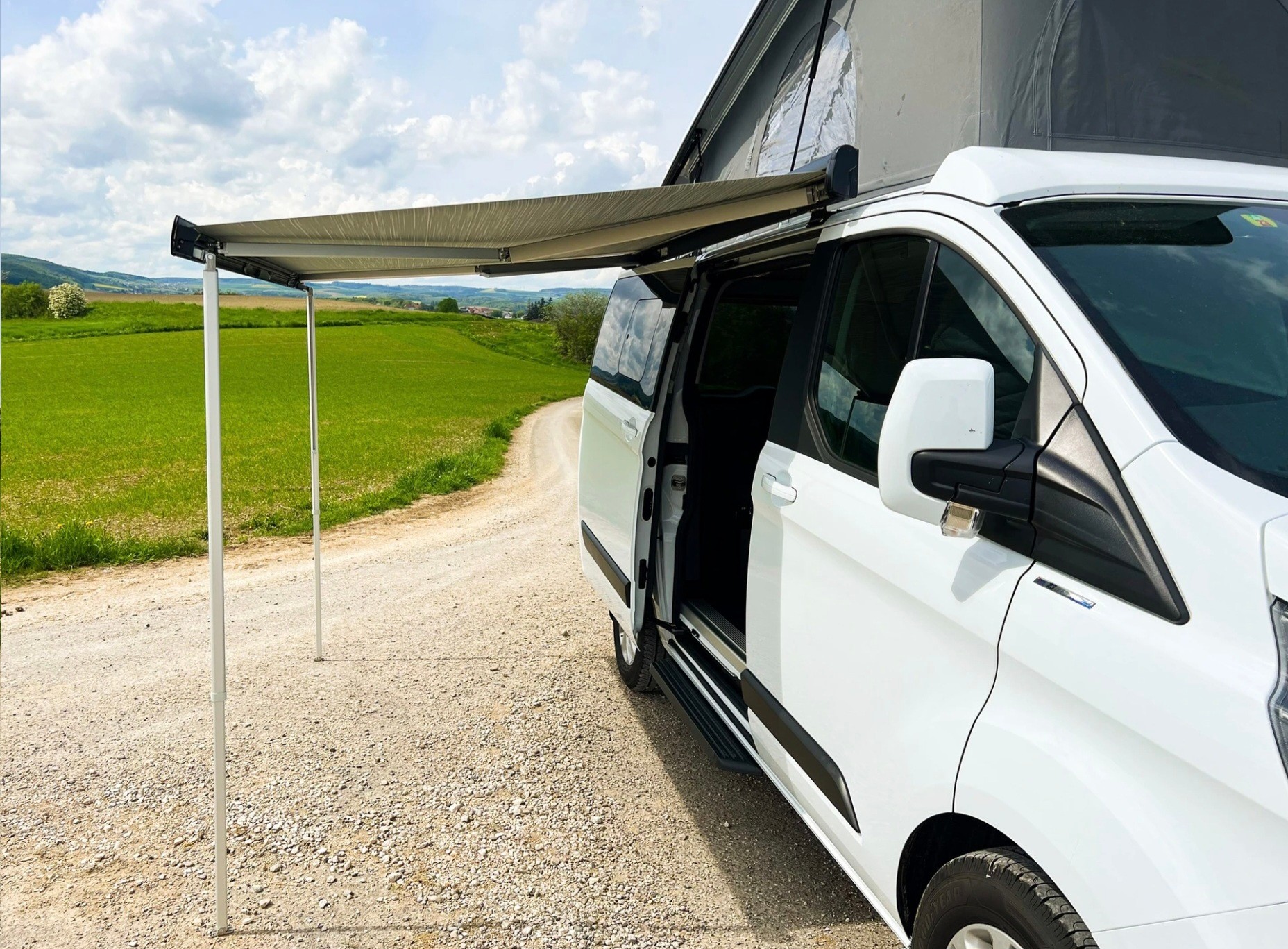 FORD Tourneo Custom 320 L1H1 Trend Aut.-image-2