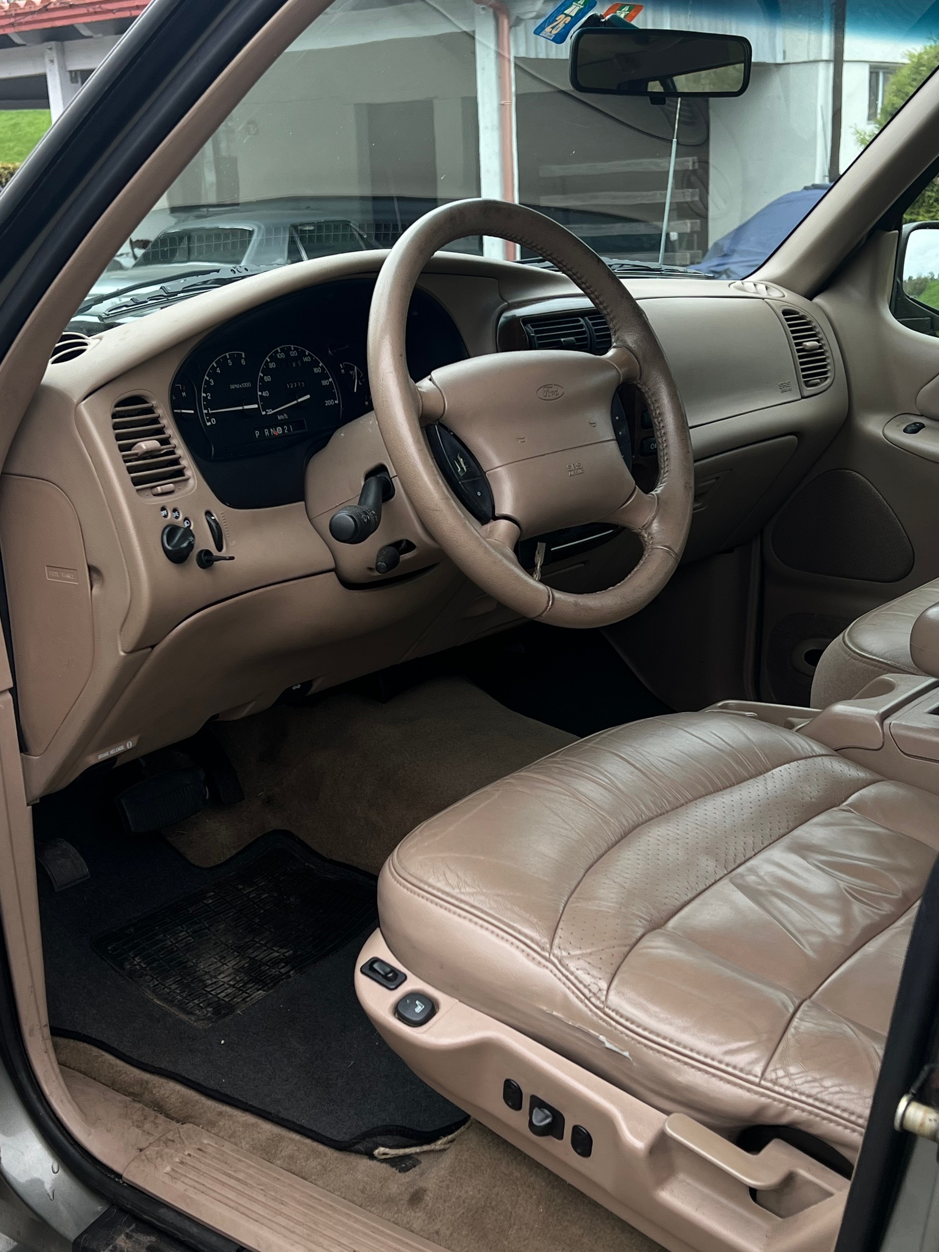FORD Explorer 4.0 Ltd. Edition-image-5
