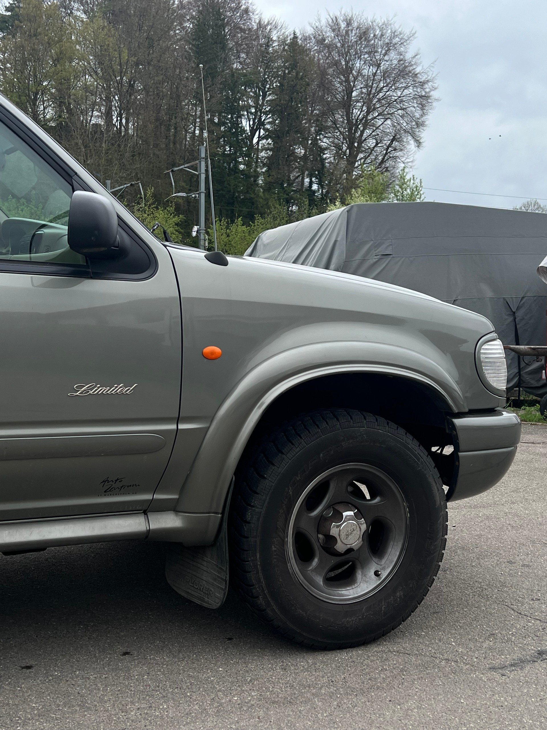 FORD Explorer 4.0 Ltd. Edition-image-4