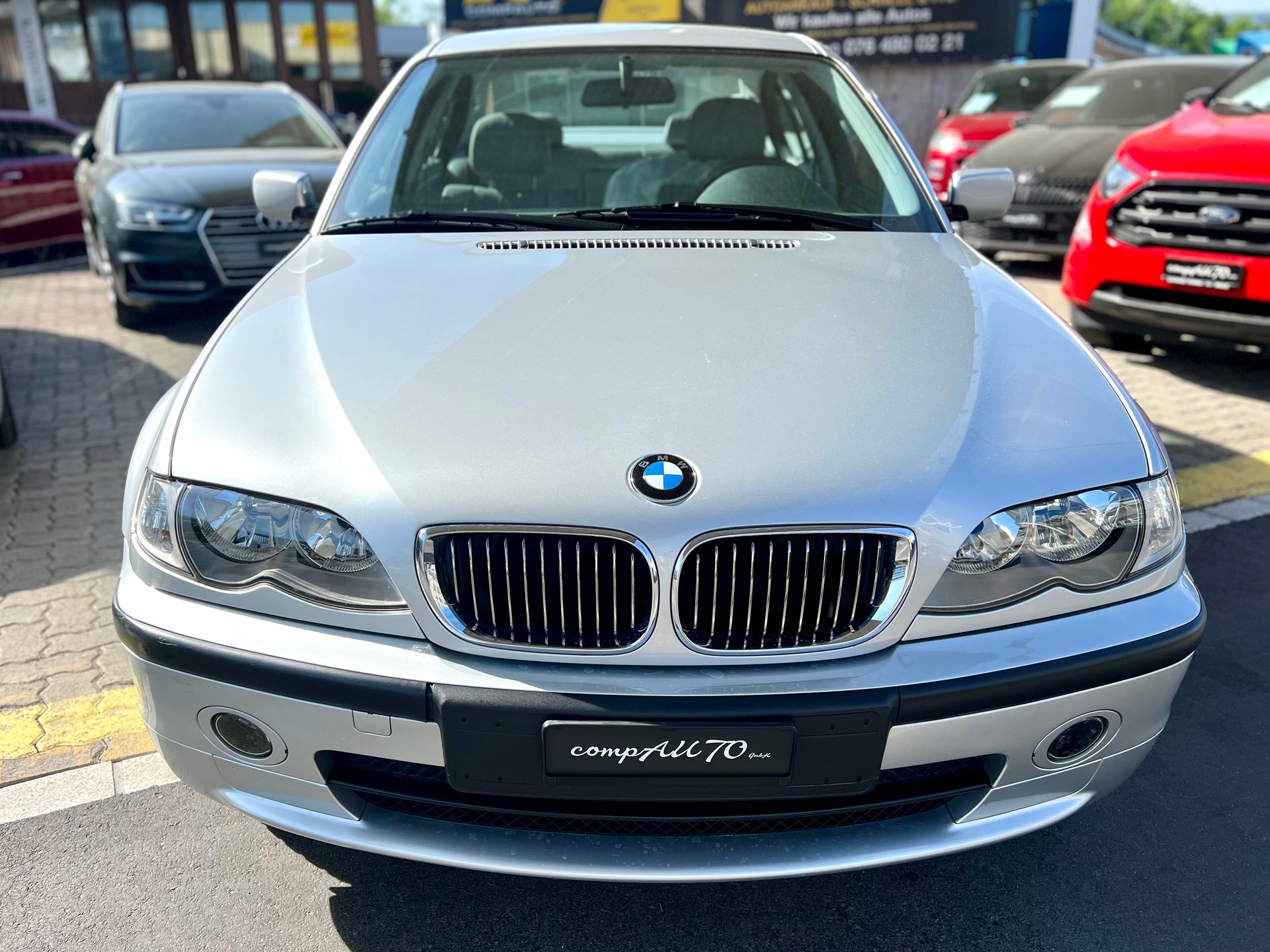 BMW 330xi-image-11