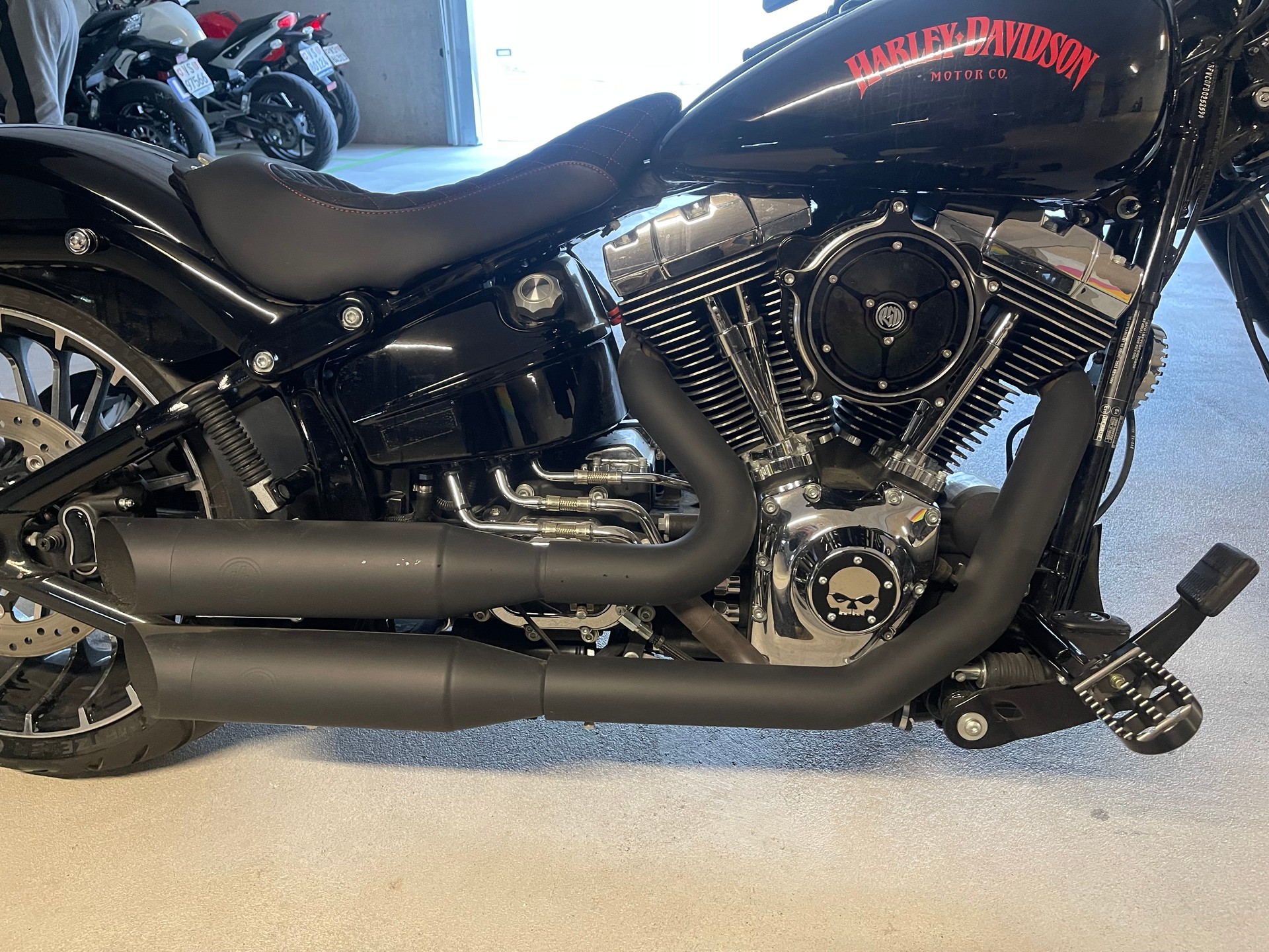 HARLEY-DAVIDSON Breakout FXSB 103-image-6