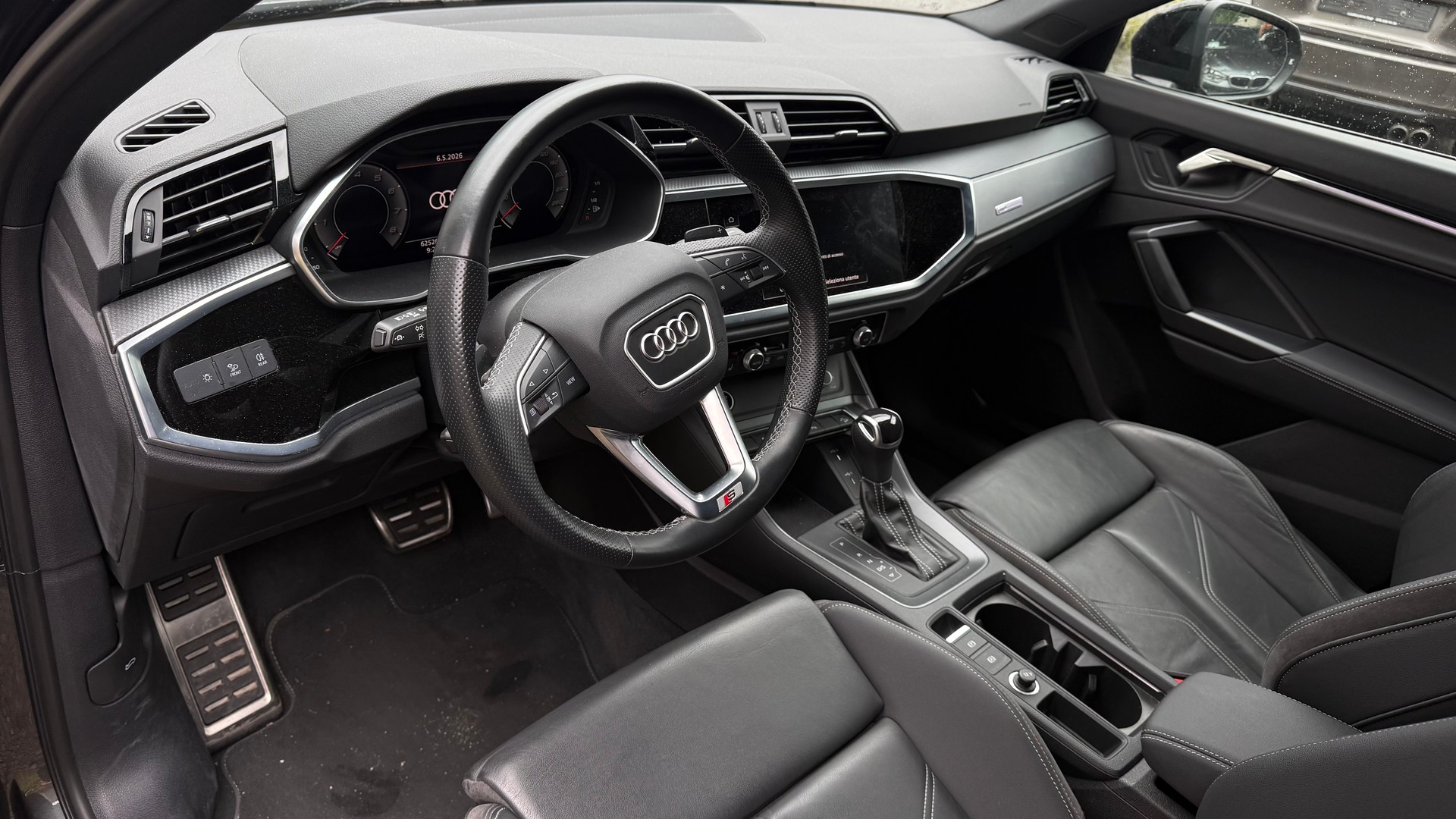 AUDI Q3 35 TFSI S line Attraction S-tronic-image-11