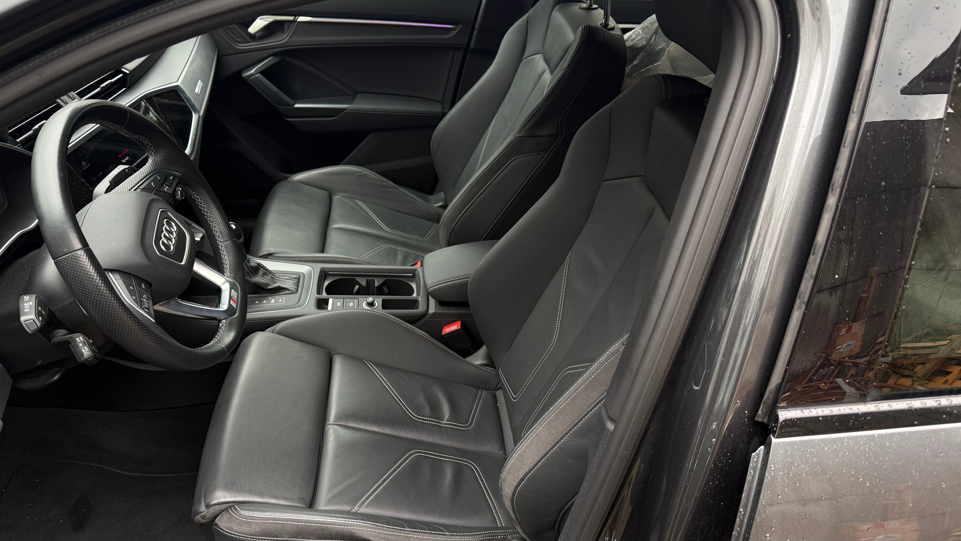 AUDI Q3 35 TFSI S line Attraction S-tronic-image-10