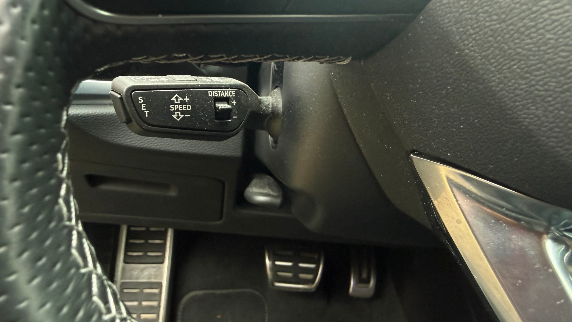 AUDI Q3 35 TFSI S line Attraction S-tronic-image-8