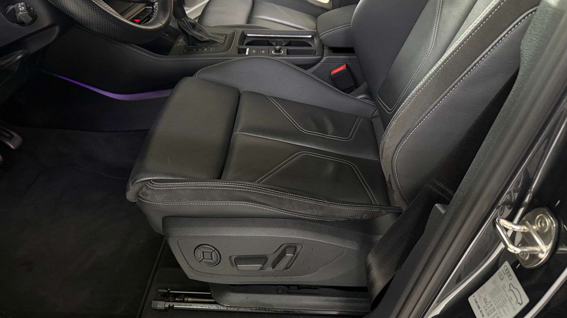 AUDI Q3 35 TFSI S line Attraction S-tronic-image-23