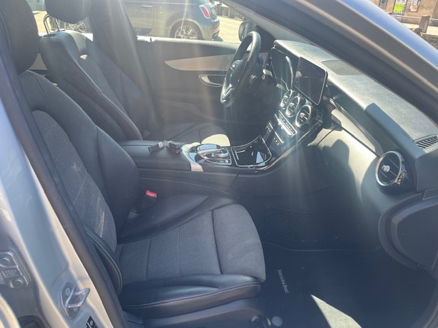 MERCEDES-BENZ C 220 d AMG Line 4matic-image-5