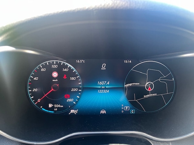 MERCEDES-BENZ C 220 d AMG Line 4matic-image-8