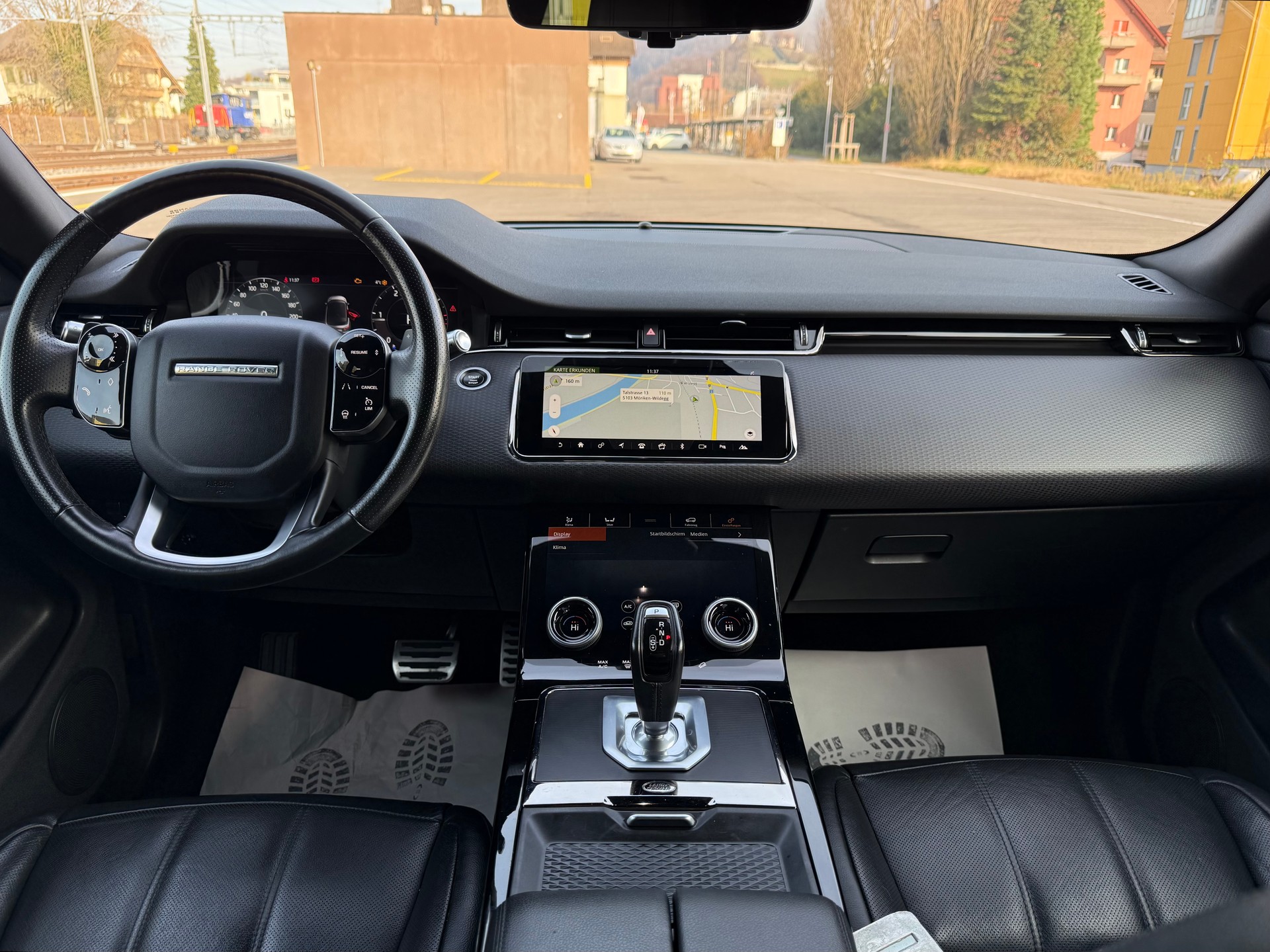LAND ROVER Range Rover Evoque R-Dynamic D 180 S AT9-image-6