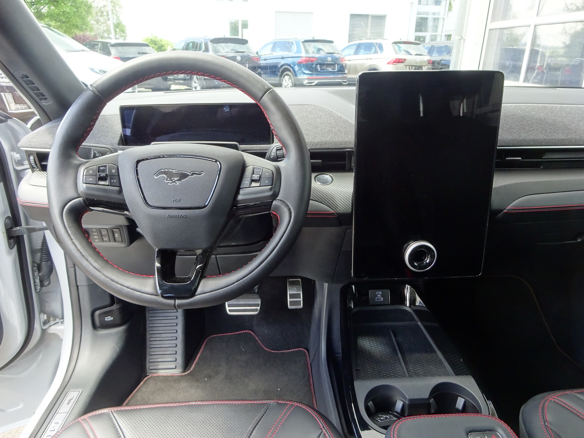 FORD Mustang MACH-E AWD 75 kWh-image-8