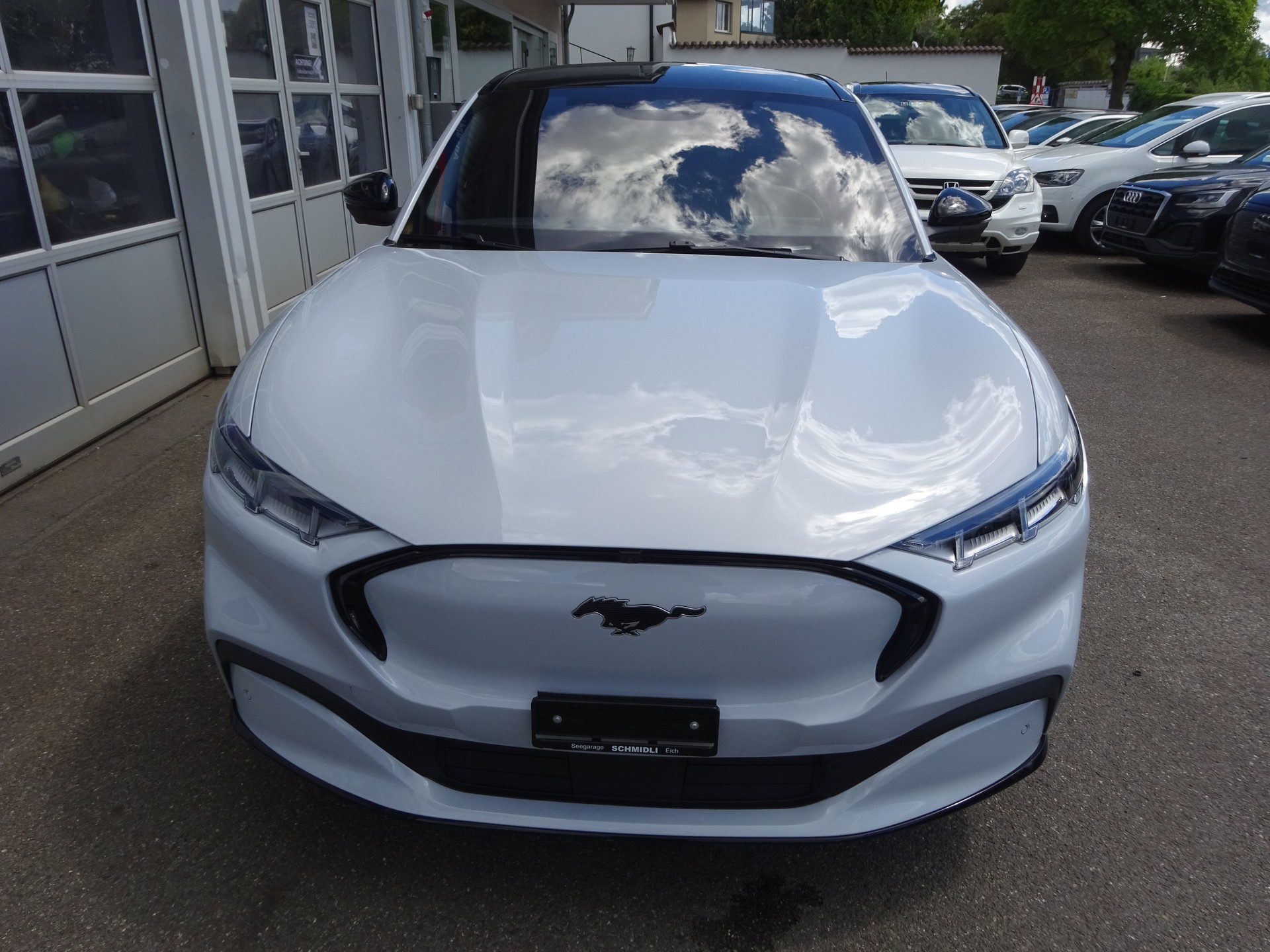 FORD Mustang MACH-E AWD 75 kWh-image-4